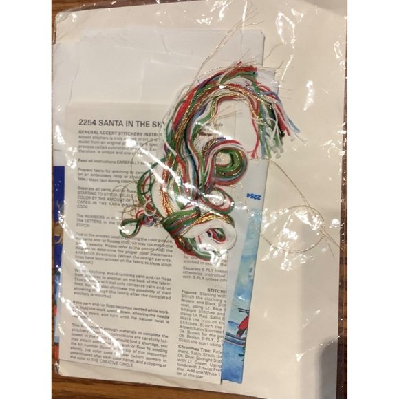 Vintage 1987 The Creative Circle 2254 and 2325 Christmas embroidery kits - Picture 7 of 7